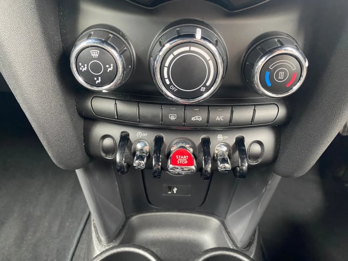 2018 Mini Hatch