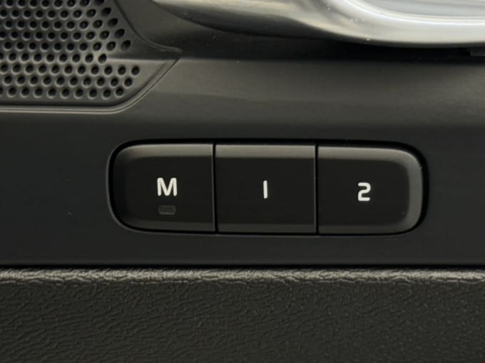 2023 Volvo Xc40