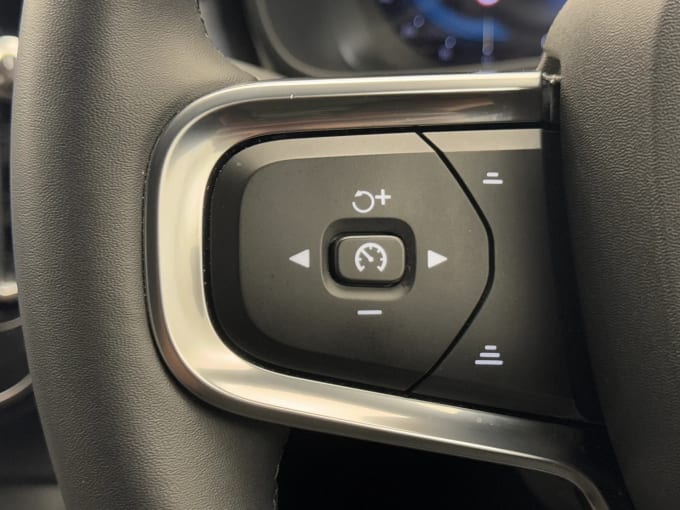 2023 Volvo Xc40