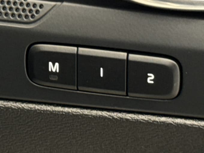 2023 Volvo Xc40