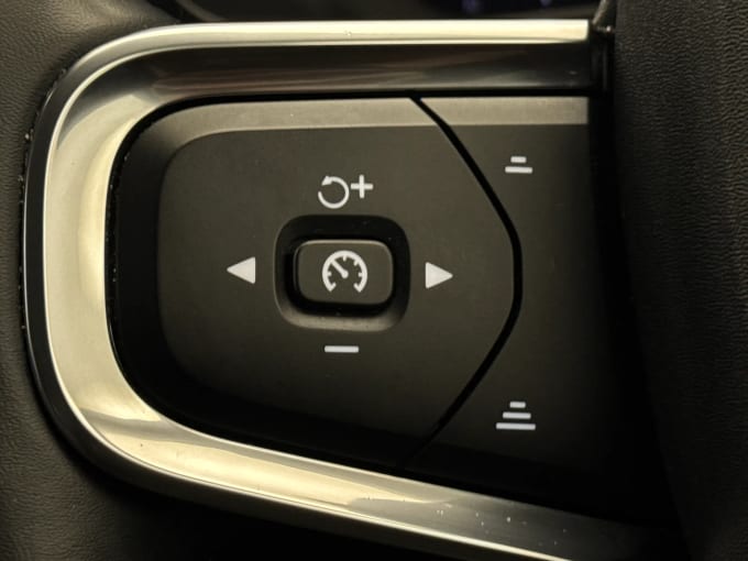 2023 Volvo Xc40