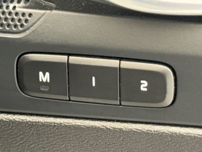 2023 Volvo Xc40