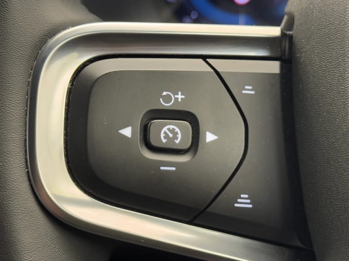 2023 Volvo Xc40