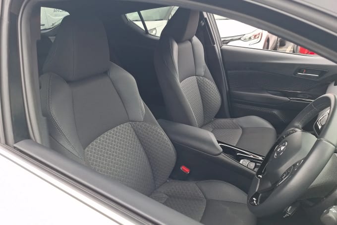 2022 Toyota C-hr
