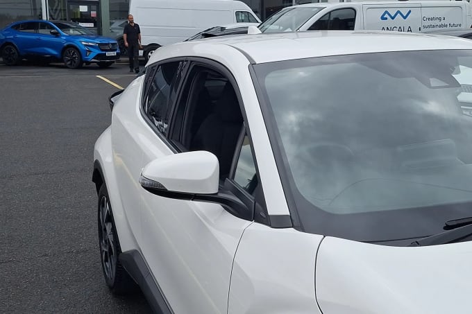 2022 Toyota C-hr