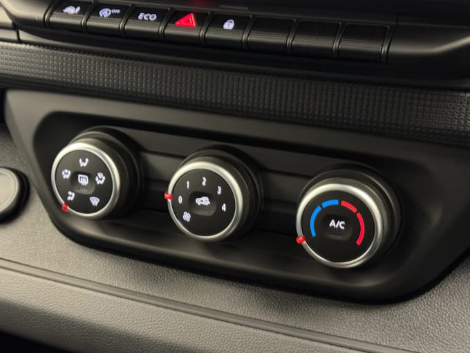 2025 Renault Trafic