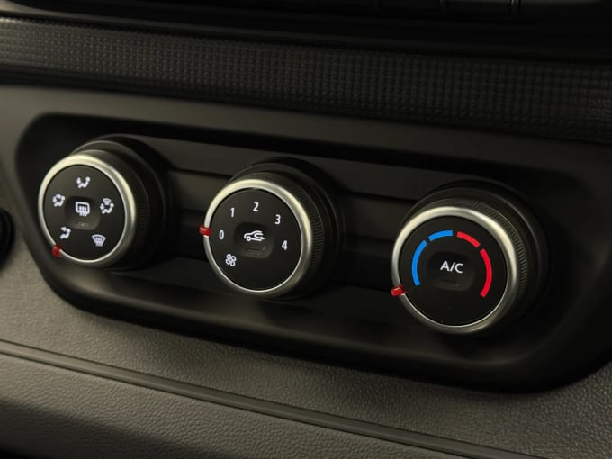 2025 Renault Trafic