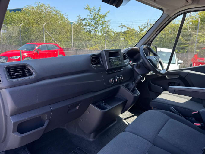 2023 Renault Master