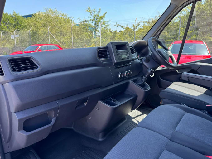 2023 Renault Master