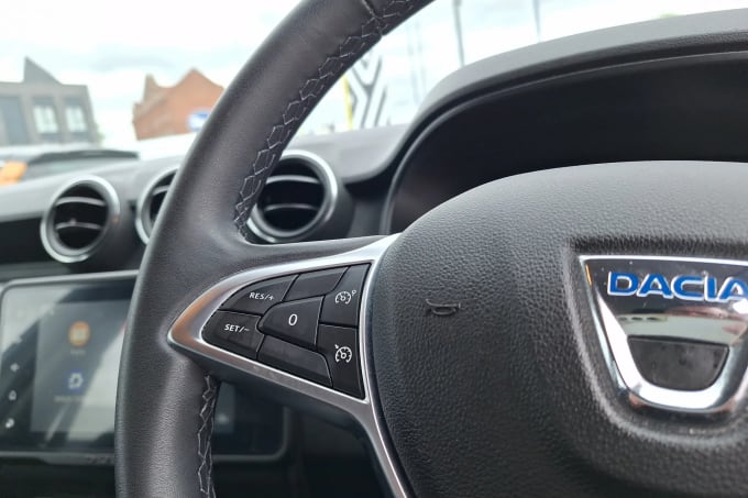 2022 Dacia Duster