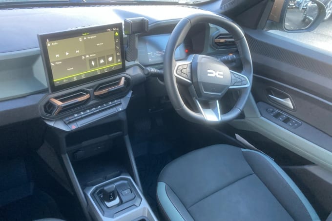 2025 Dacia Duster