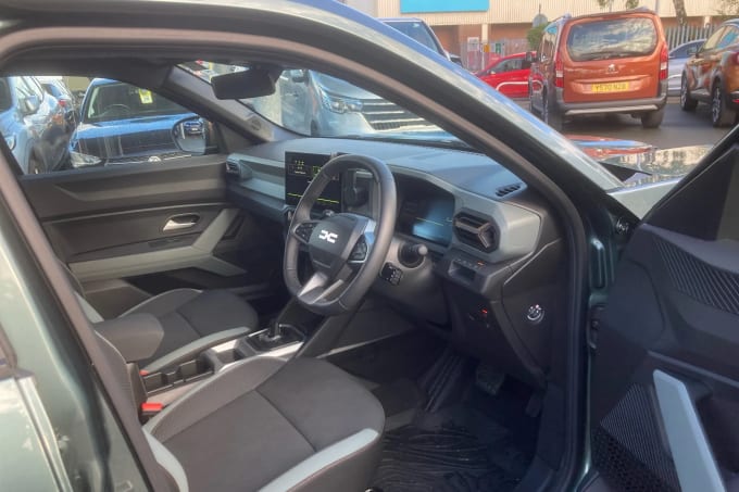 2025 Dacia Duster