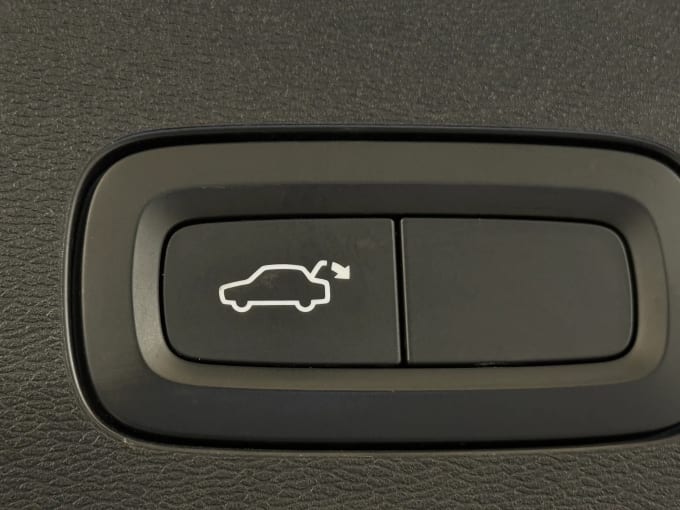2022 Volvo V60