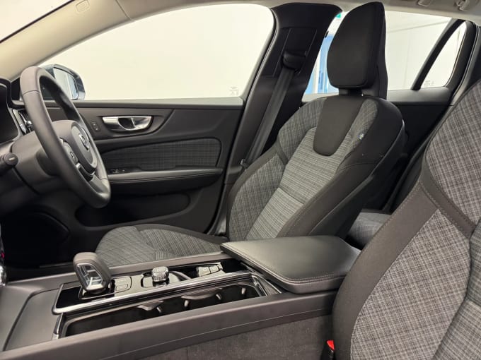 2022 Volvo V60