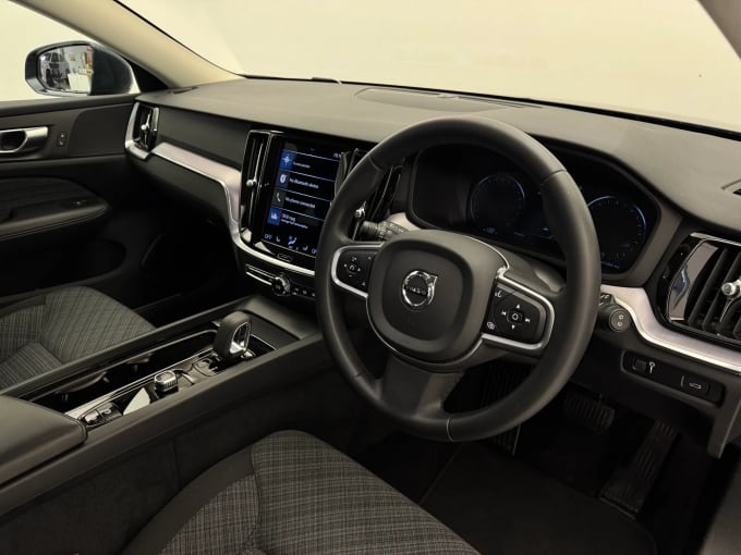 2022 Volvo V60