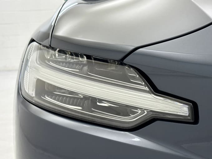 2022 Volvo V60