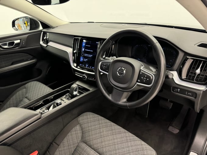 2022 Volvo V60