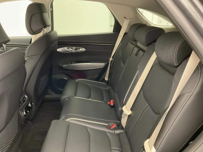 2023 Genesis Gv70