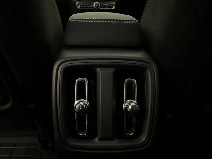 2024 Volvo Xc40