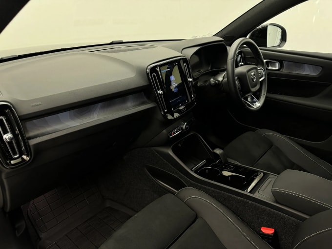 2024 Volvo Xc40
