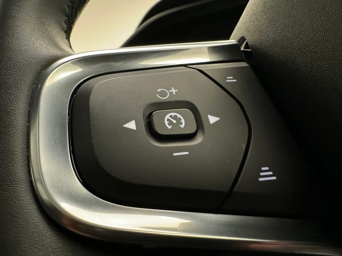 2024 Volvo Xc40