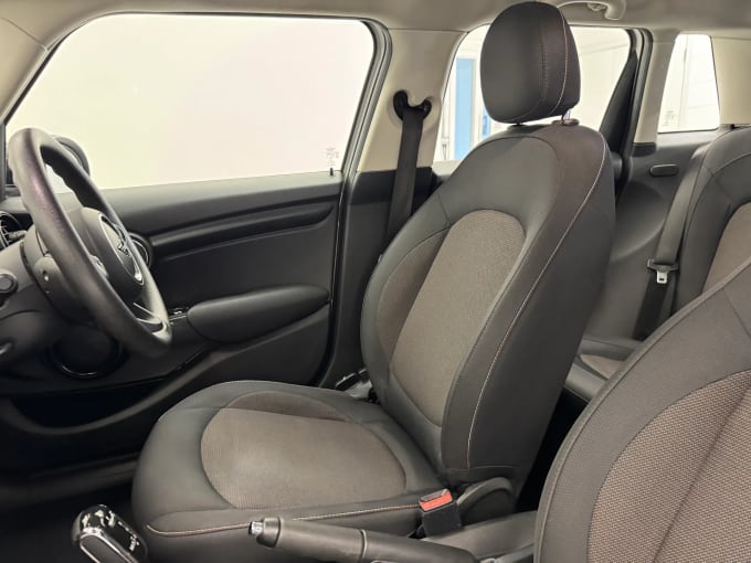 2020 Mini Hatch
