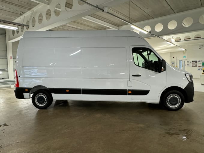 2023 Renault Master