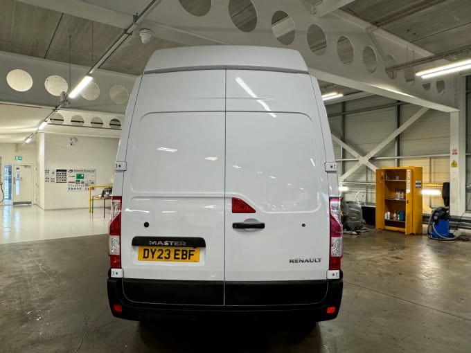 2023 Renault Master