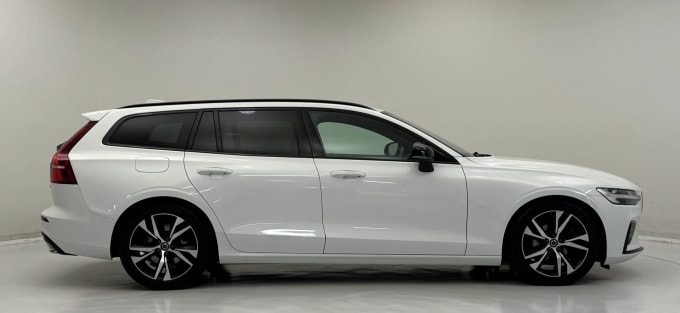 2022 Volvo V60