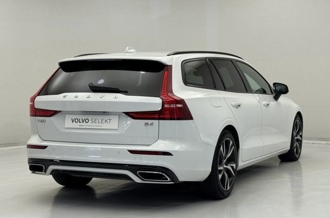 2022 Volvo V60