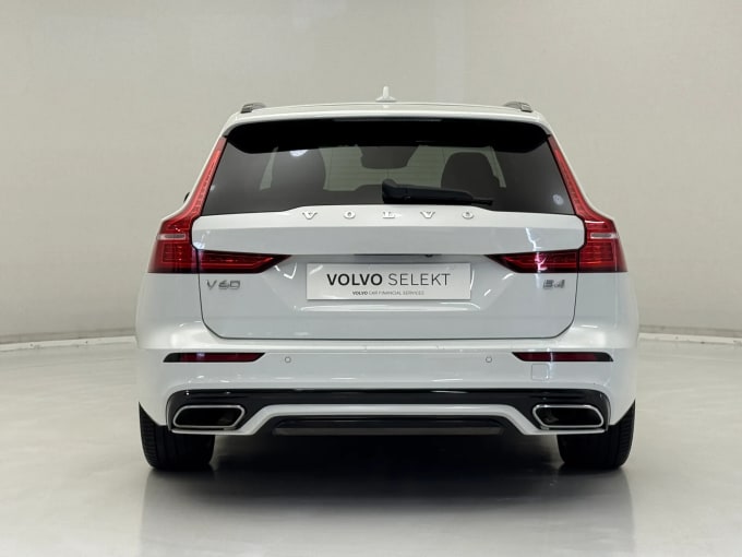2022 Volvo V60
