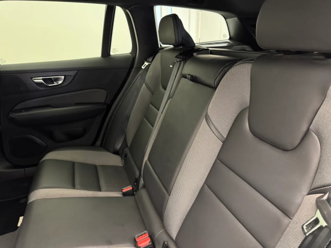 2022 Volvo V60