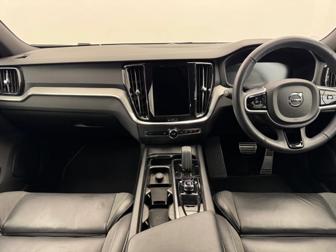 2022 Volvo V60