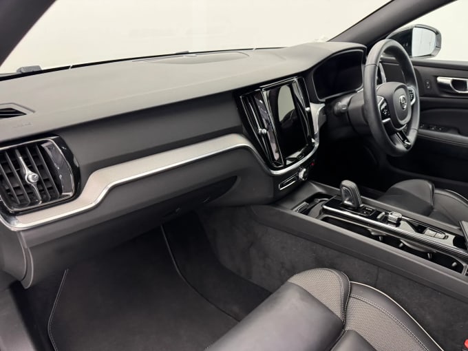 2022 Volvo V60