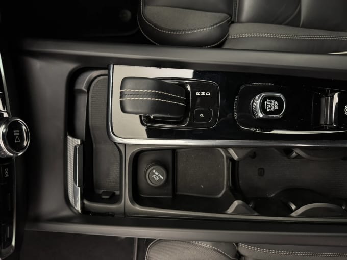 2022 Volvo V60