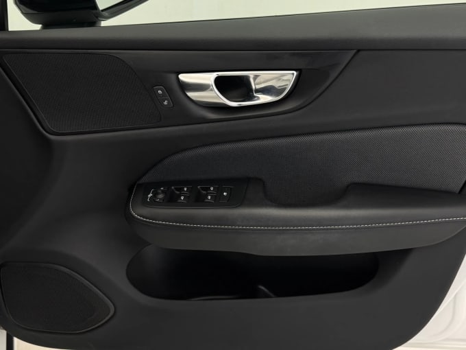 2022 Volvo V60
