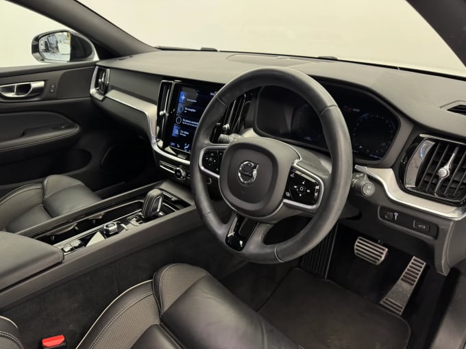 2022 Volvo V60