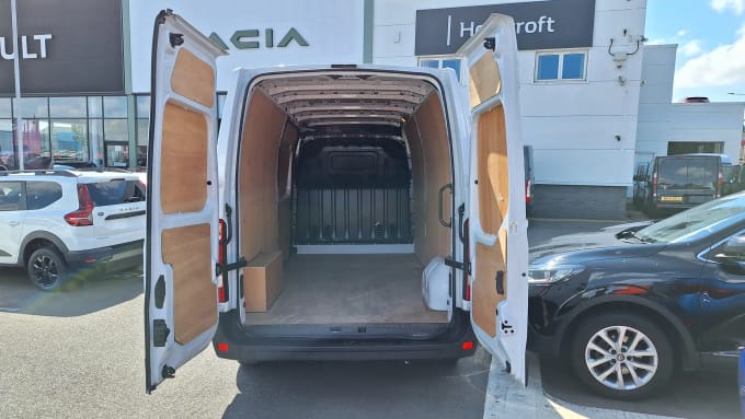 2023 Renault Master