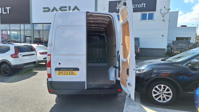 2023 Renault Master