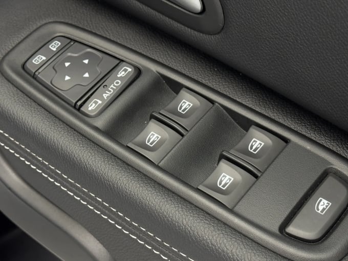 2024 Dacia Duster