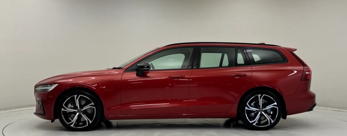 2025 Volvo V60