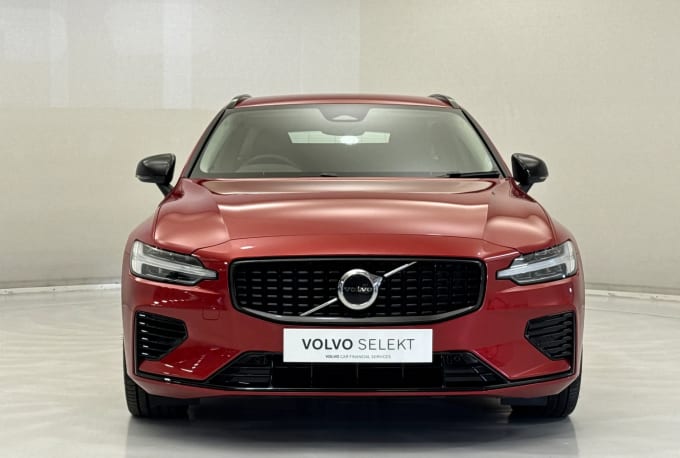2025 Volvo V60
