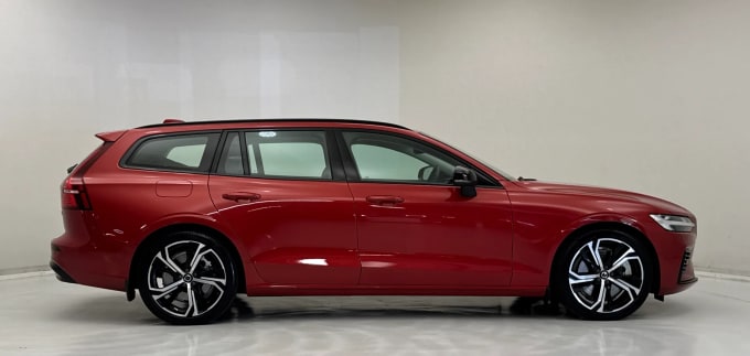 2025 Volvo V60