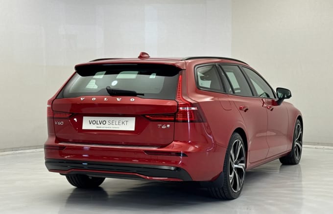 2025 Volvo V60