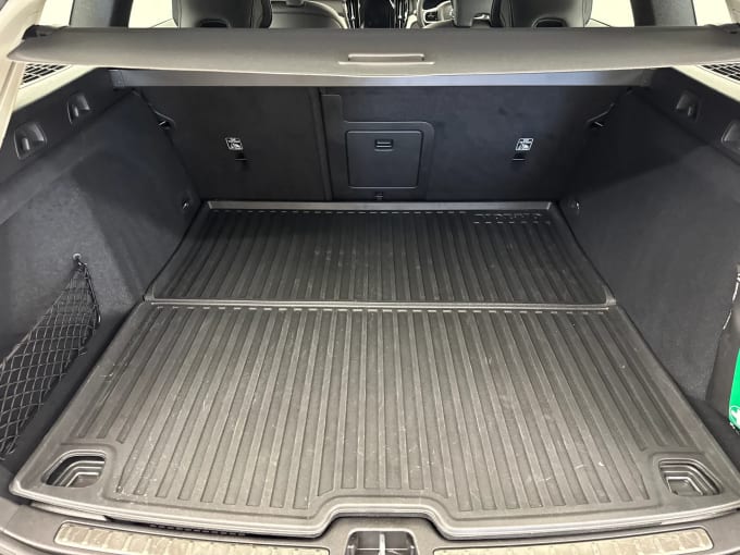 2025 Volvo V60
