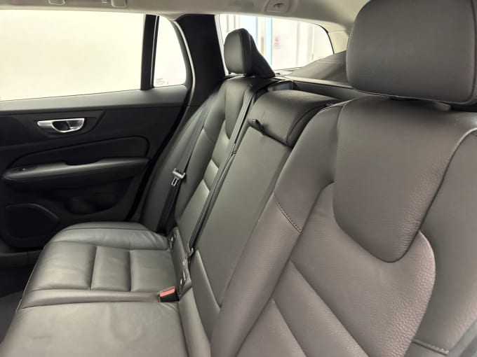 2025 Volvo V60