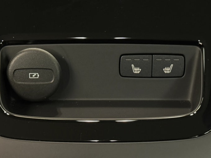 2025 Volvo V60