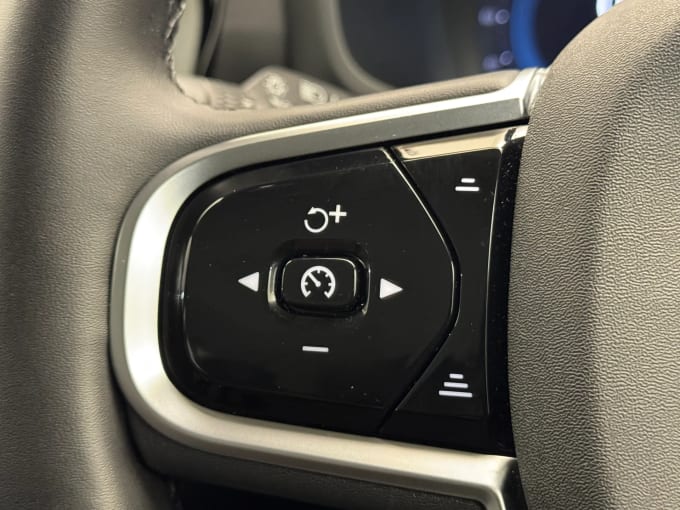 2025 Volvo V60