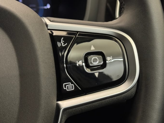 2025 Volvo V60