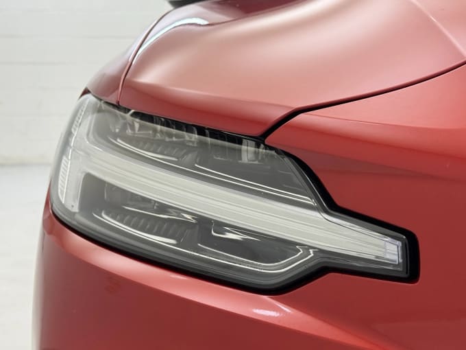 2025 Volvo V60